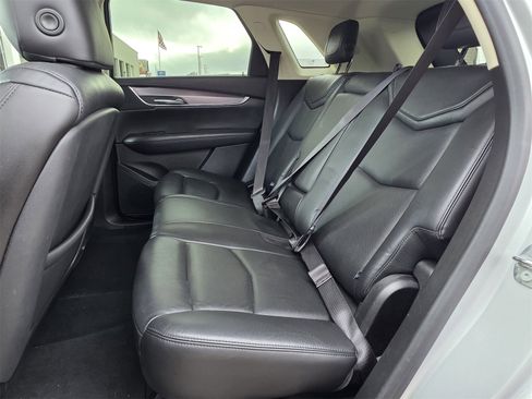Used 2018 Cadillac XT5 Luxury image 8