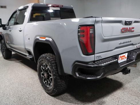 Used 2024 GMC Sierra 2500 AT4X AWD/4WD image 9