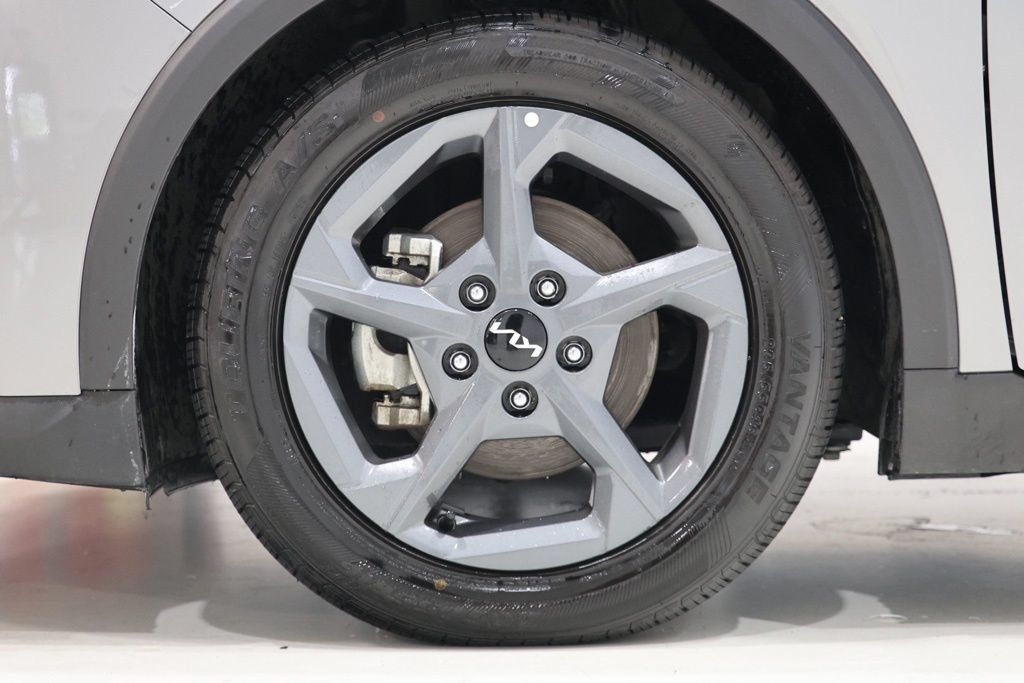 Used 2025 Kia K4 FWD image 11
