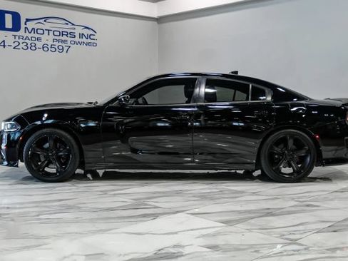 Used 2017 Dodge Charger R/T RWD image 14