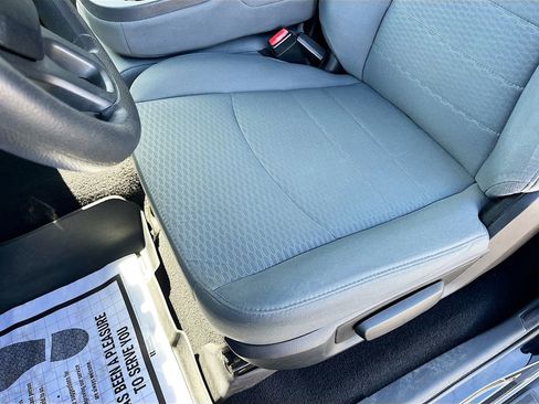 Used 2014 RAM 1500 Express RWD image 17