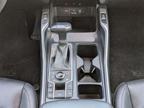 Used 2024 Kia Sorento S image 27