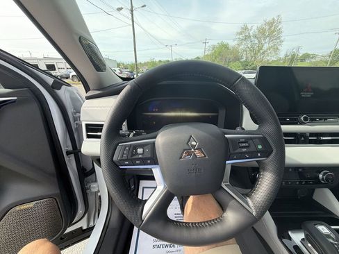 New 2026 Mitsubishi Outlander SE AWD/4WD image 14