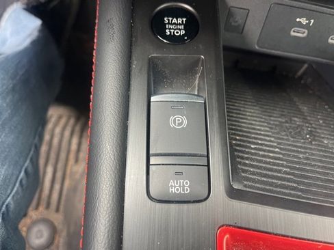 Used 2025 Nissan Kicks SR w/ SR Premium Package image 25