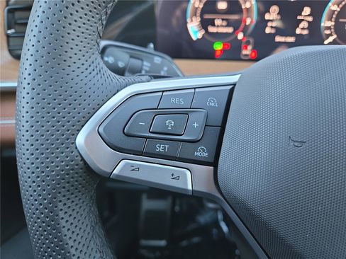 New 2026 Volkswagen Tiguan SEL R-Line image 16