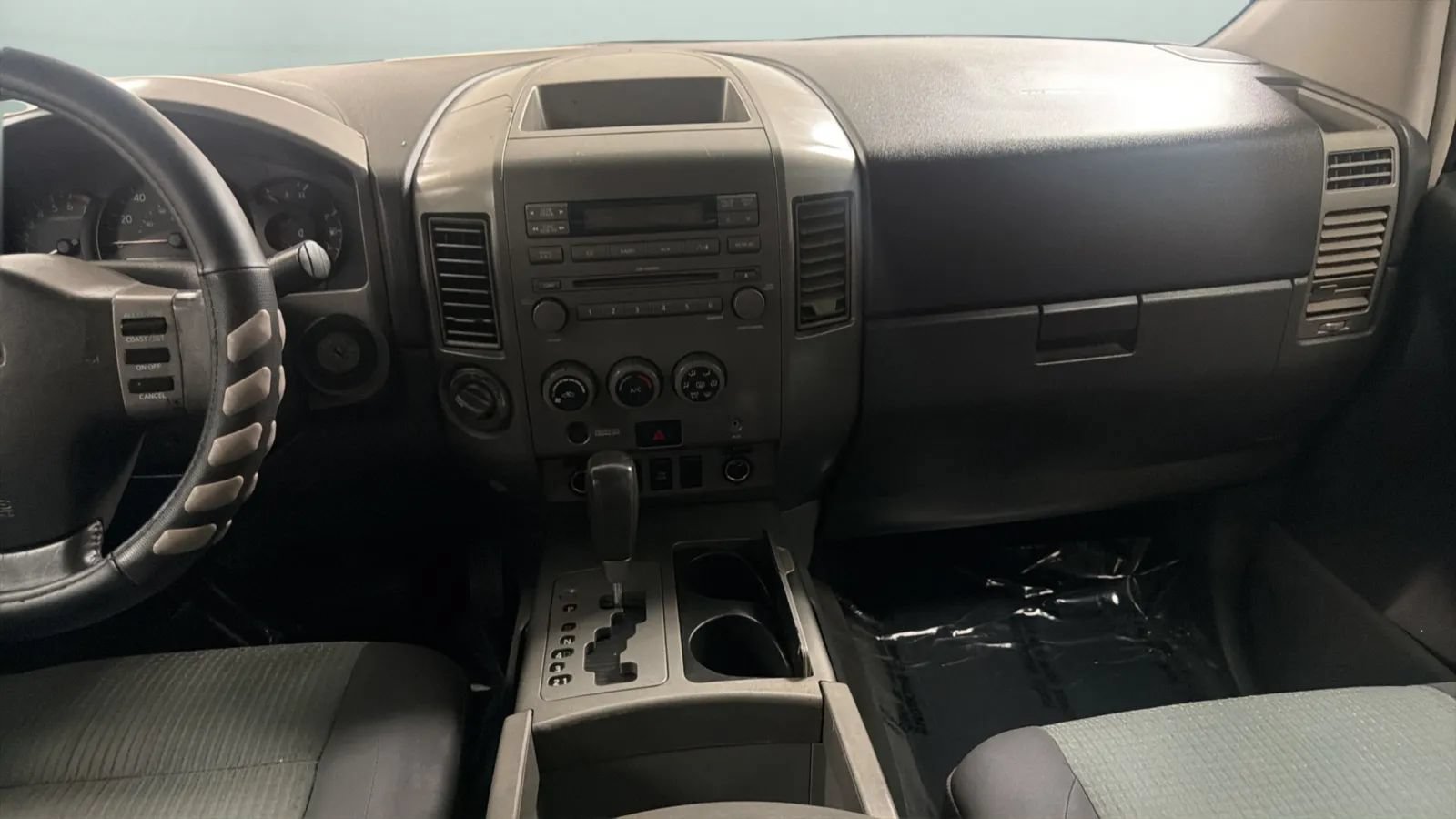 Used 2005 Nissan Titan SE w/ (W01) Utility Bed Pkg AWD/4WD image 16