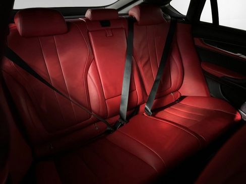 Used 2016 BMW X6 M image 20