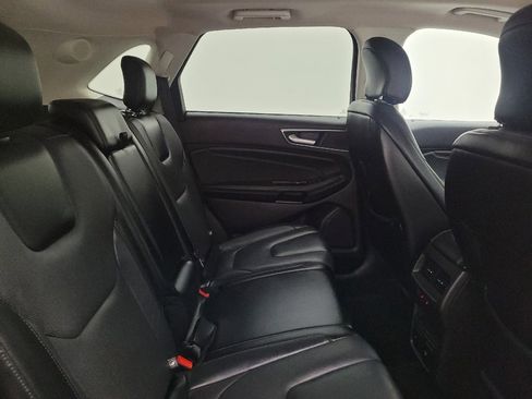 Used 2018 Ford Edge Titanium w/ Equipment Group 301A FWD image 19