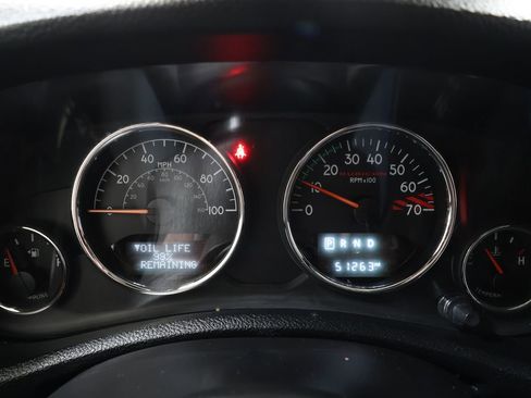 Used 2017 Jeep Wrangler Unlimited Rubicon image 11