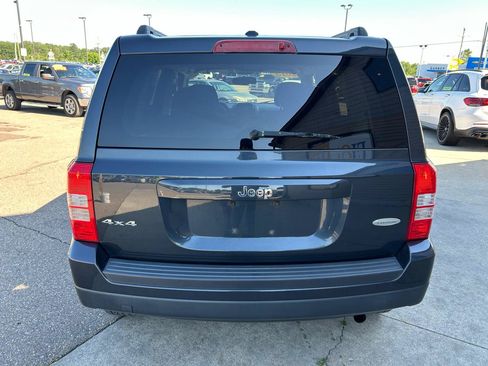 Used 2015 Jeep Patriot Latitude AWD/4WD image 6