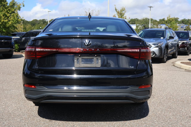 Used 2025 Volkswagen Jetta SE FWD image 7