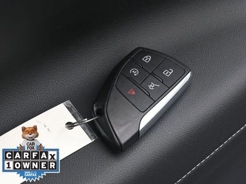 Used 2025 Chevrolet Traverse LT FWD image 18