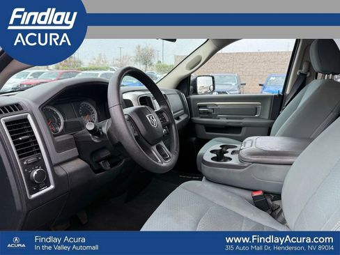 Used 2017 RAM 1500 Classic SLT image 9