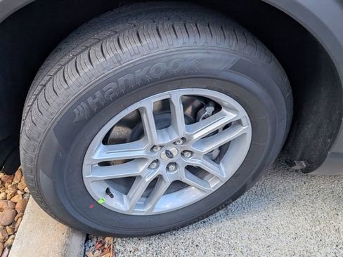 New 2026 Ford Explorer Active RWD image 3