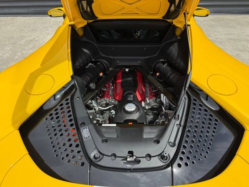 Used 2023 Ferrari SF90 Stradale Base image 30