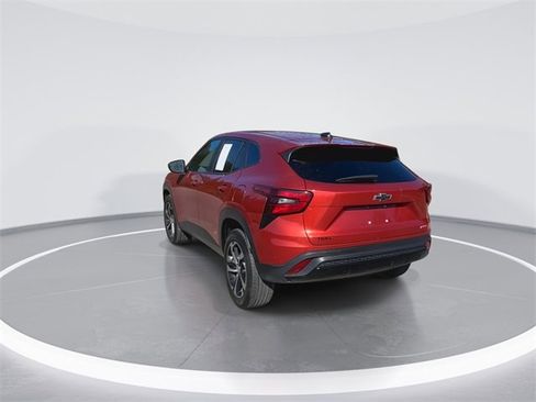 Certified 2024 Chevrolet Trax RS w/ Driver Confidence Package image 8