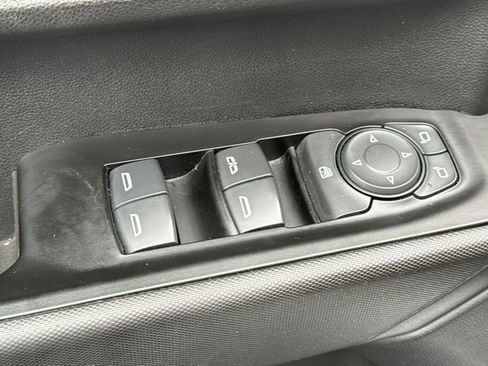 Used 2019 Chevrolet Silverado 1500 Custom Trail Boss w/ Custom Convenience Package image 18