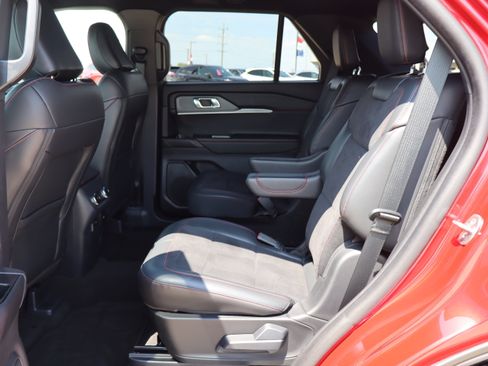 Used 2025 Ford Explorer ST AWD/4WD image 10