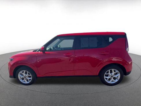 Used 2025 Kia Soul LX w/ LX Technology Package FWD image 9