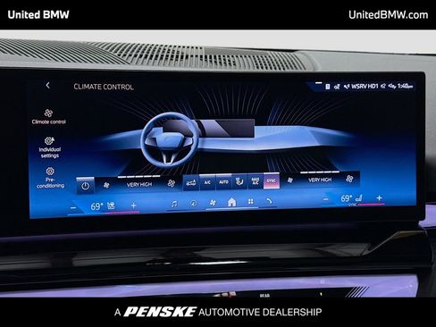 Used 2024 BMW 540i xDrive 540i xDrive w/ Premium Package image 11