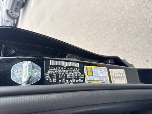 Used 2025 Kia Sportage EX FWD image 21