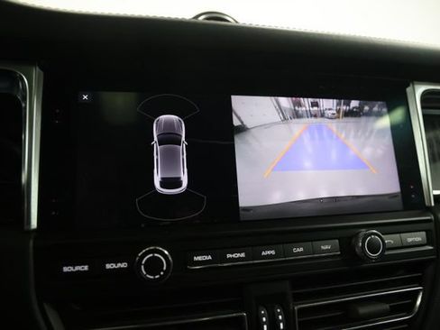 Used 2020 Porsche Macan AWD/4WD image 28