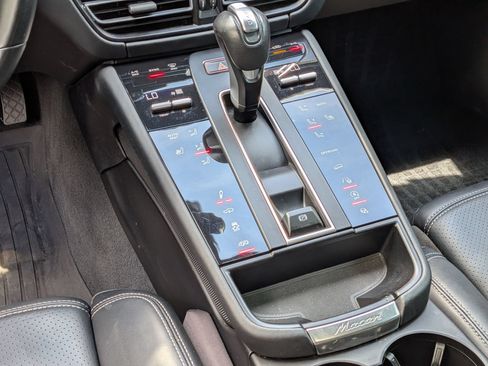 Certified 2024 Porsche Macan GTS AWD/4WD image 17
