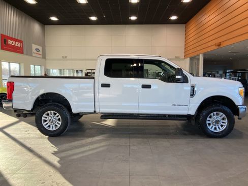 Used 2017 Ford F250 XLT image 4