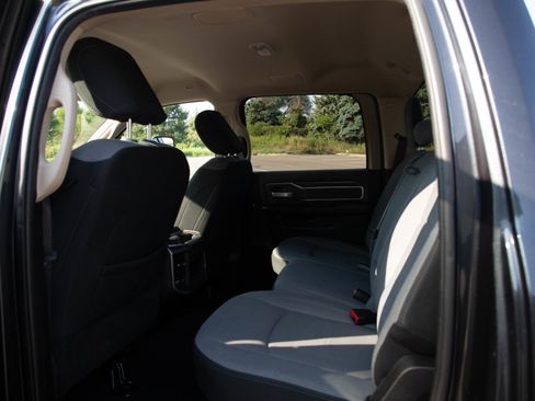 Used 2020 RAM 3500 Big Horn w/ Level 1 Equipment Group AWD/4WD image 18
