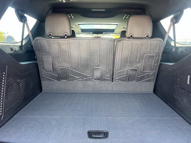 Used 2023 GMC Yukon XL SLT w/ SLT Premium Package AWD/4WD image 17