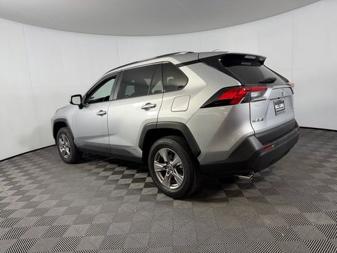 Used 2025 Toyota RAV4 XLE AWD/4WD image 6