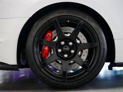 Used 2016 Ford Mustang Shelby GT350R w/ GT350R Equipment Group 920A RWD image 64