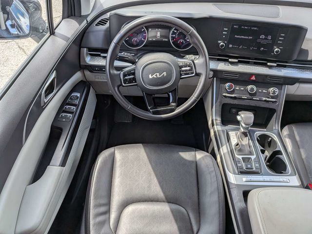 Used 2024 Kia Carnival LX FWD image 15