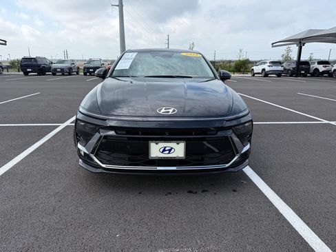 Certified 2025 Hyundai Sonata Limited FWD image 2