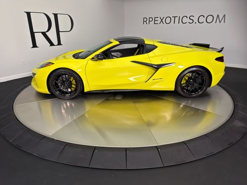 Used 2023 Chevrolet Corvette Z06 RWD image 14