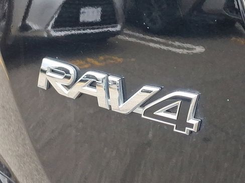 Used 2018 Toyota RAV4 XLE image 29