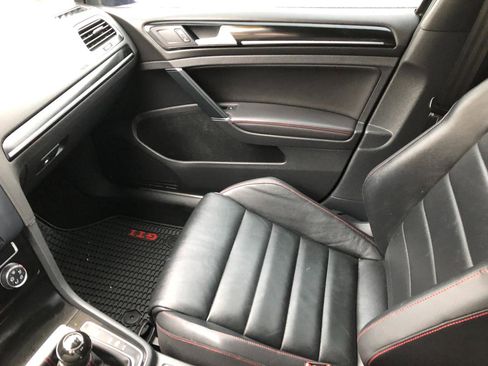 Used 2015 Volkswagen GTI SE FWD image 28