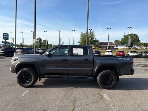 Used 2021 Toyota Tacoma TRD Off-Road w/ Technology Package AWD/4WD image 7