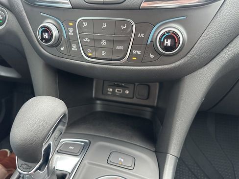 Certified 2024 Chevrolet Equinox LT image 22