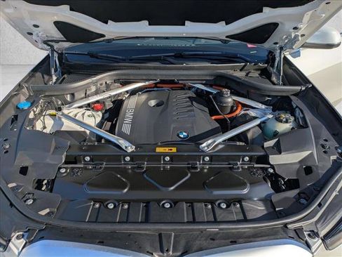 New 2026 BMW X5 xDrive50e w/ Executive Package image 17