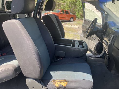 Used 2005 Nissan Titan XE AWD/4WD image 32