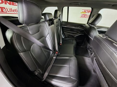 Used 2023 Jeep Grand Cherokee 4WD 4xe image 33