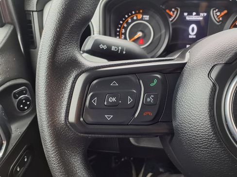 Used 2025 Jeep Gladiator Sport AWD/4WD image 13