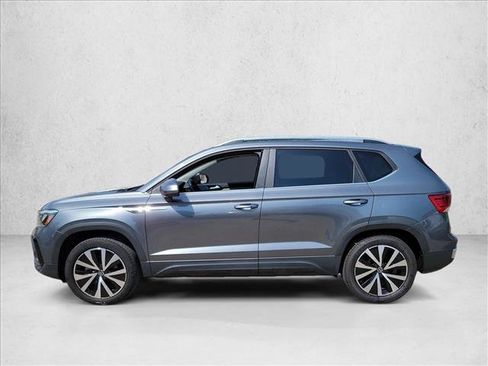 Used 2023 Volkswagen Taos SE AWD/4WD image 8