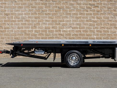 Used 2018 Ford F650 2WD Regular Cab Super Duty image 19