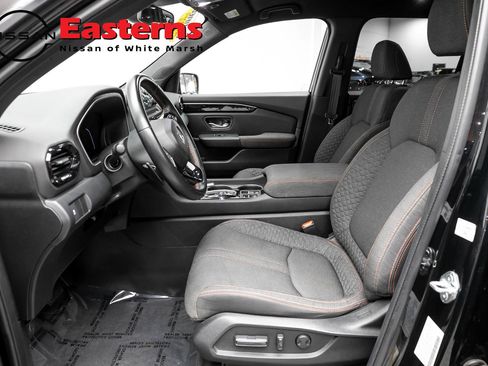 Used 2023 Honda Pilot Sport image 13
