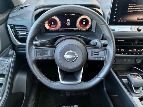 Certified 2024 Nissan Rogue SL FWD image 15