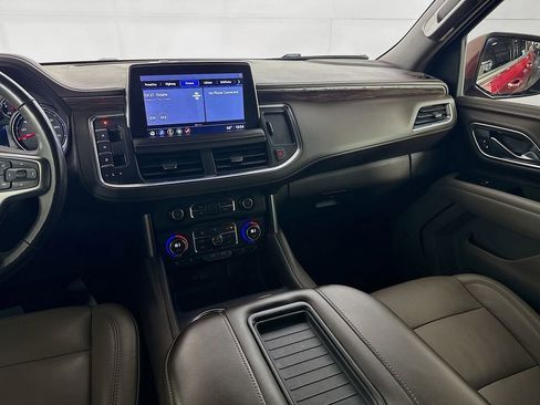 Used 2021 Chevrolet Tahoe Z71 w/ Z71 Signature Package image 27