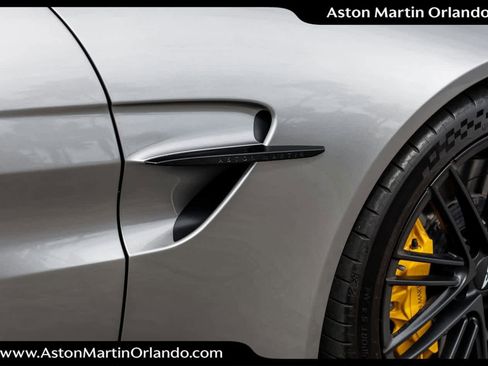 Used 2025 Aston Martin V8 Vantage Coupe image 22