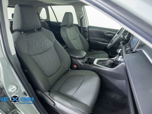 Used 2022 Toyota RAV4 XLE w/ Convenience Package AWD/4WD image 42